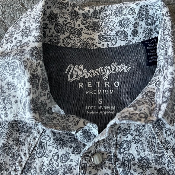 Men’s Wrangler Retro Small button down - Picture 2 of 3